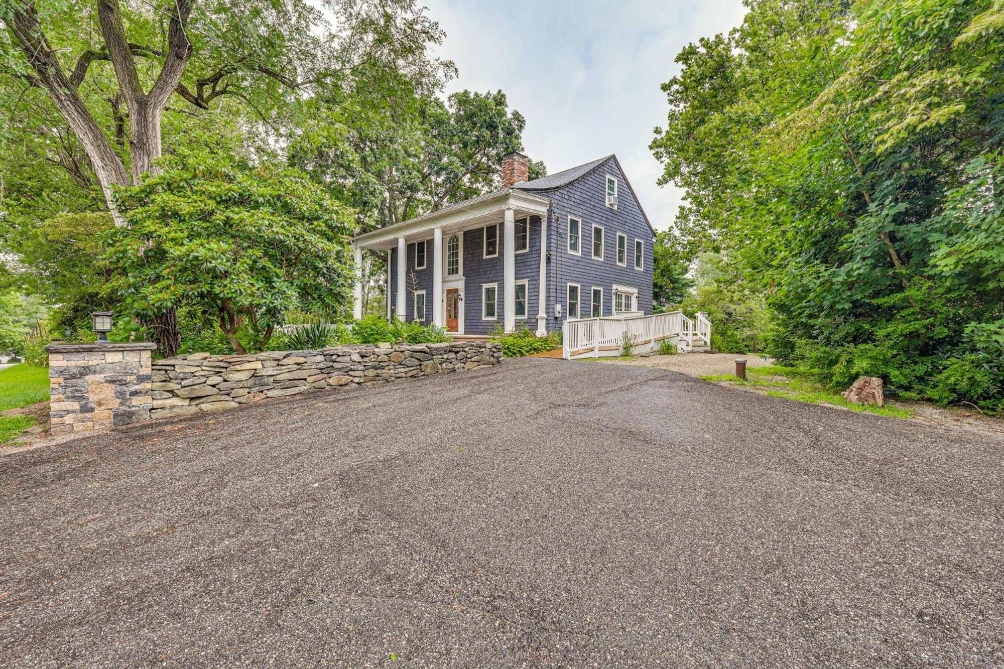 Quintessential New England Home With Patio And Grill! Putnam Exterior foto